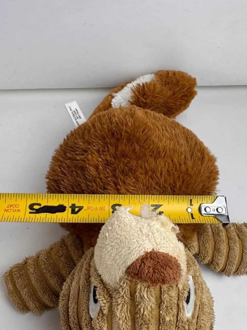 KONG Scrunch Knots Squirrel Plush Dog Toy Squeaker Ribbed Brown 10